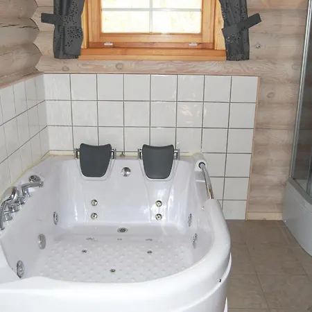 Gorgeous Home In Humble With Wifi Nordenbro Vesteregn